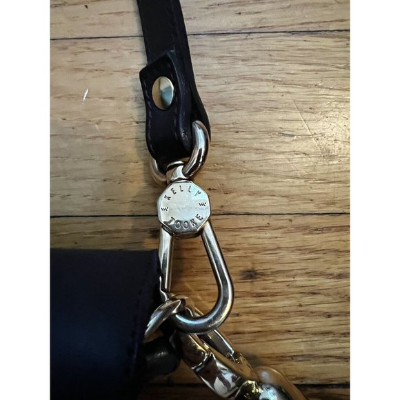 Sleek Black Crossbody Bag with Tassel Detail - Picture 8 of 9